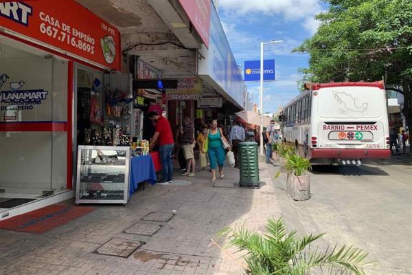 Locatarios de Culiacán desisten en eliminar el uso de cubrebocas