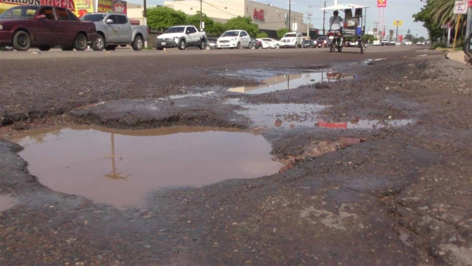 Se mantiene programa de bacheo para rehabilitar calles de Ahome