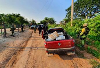 Policía Estatal y Sedena recuperan camionetas cargadas con droga en Alcoyonqui, Sanalona