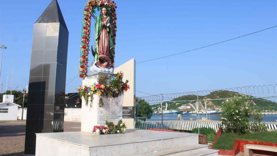 Marineros recuerdan cómo sortearon al mar en el huracán Ismael