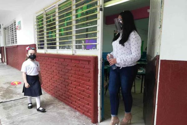 Maestro de Badiraguato da positivo a Covid-19, tras regreso a las aulas: SSa
