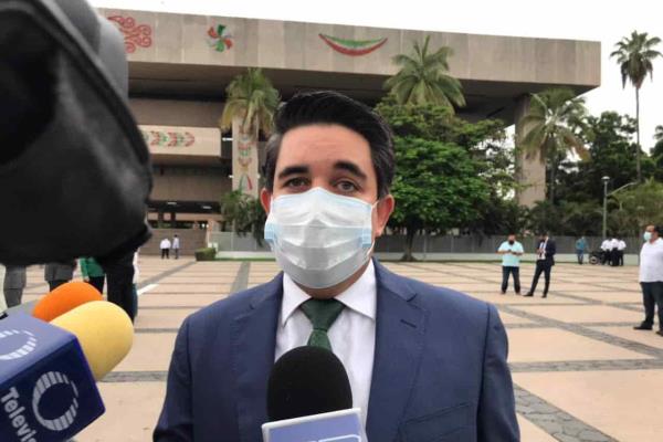 Con láminas y colchonetas gobierno ayuda a mil 500 afectados por Nora