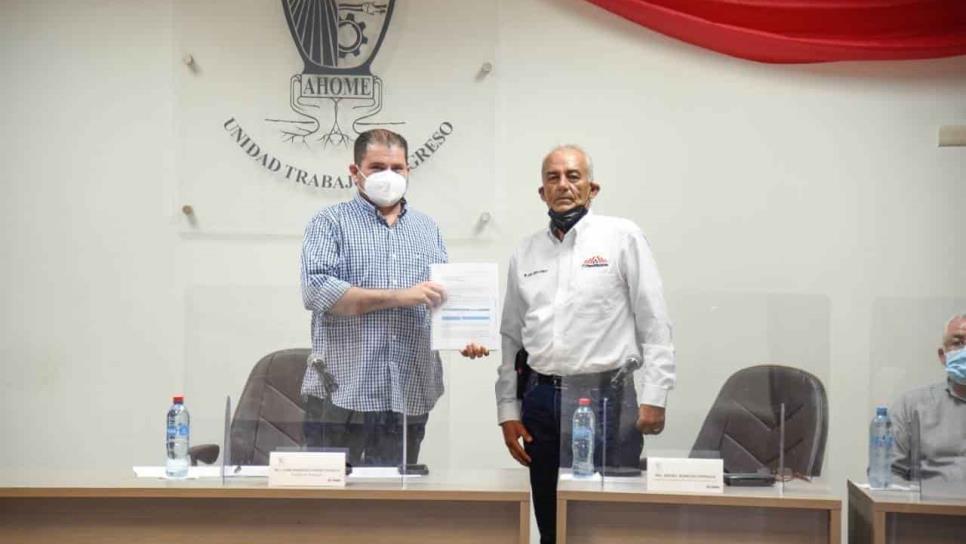 Recibe Juan Fierro informe de la Propuesta de Valores Unitarios de Suelo y Construcciones 2022