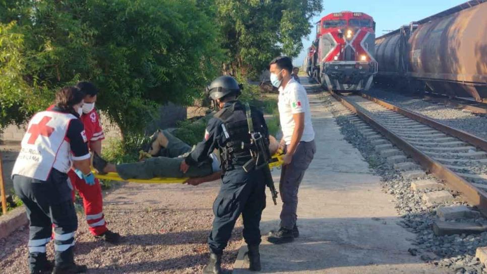 Adulto mayor se atora en los rieles y tren le amputa una pierna