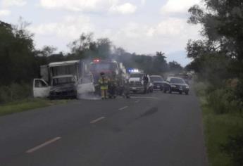 Camioneta termina calcinada cuando se dirigía a León Fonseca