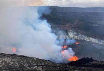 Miles de personas visitan el volcán en erupción Kilauea en Hawái