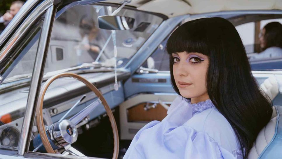 Mon Laferte explora su embarazo a través de la música con Algo es mejor