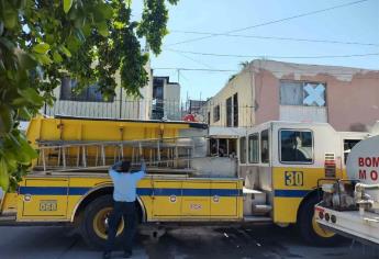 Incendio en una vivienda moviliza a bomberos en Los Mochis