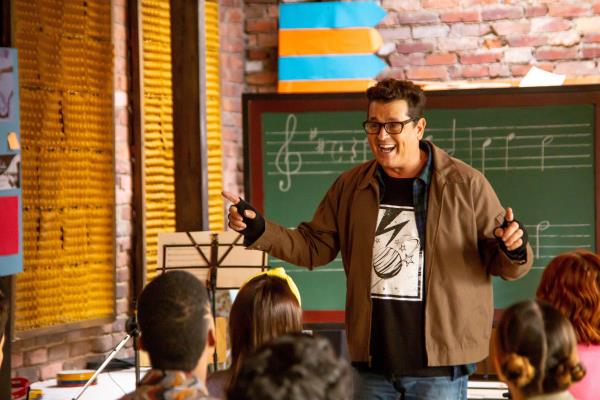 Carlos Vives regresa a la actuación en televisión 20 años después con Disney+