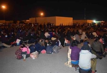 Encuentran a 600 migrantes que viajaban en cajas de tráileres