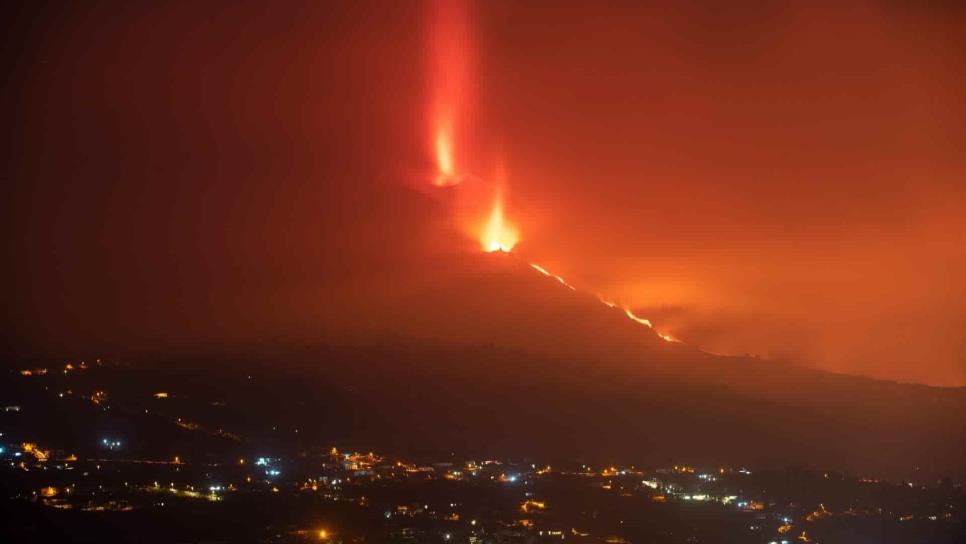 El delta lávico puede derrumbarse en La Palma con explosiones, olas y gases