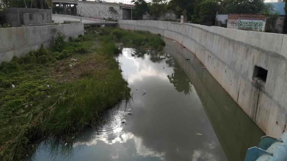 Supervisan los 42 km de canales de Mazatlán por «Pamela»