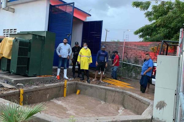 Encabeza Juan Fierro recorrido de supervisión tras lluvia en Ahome