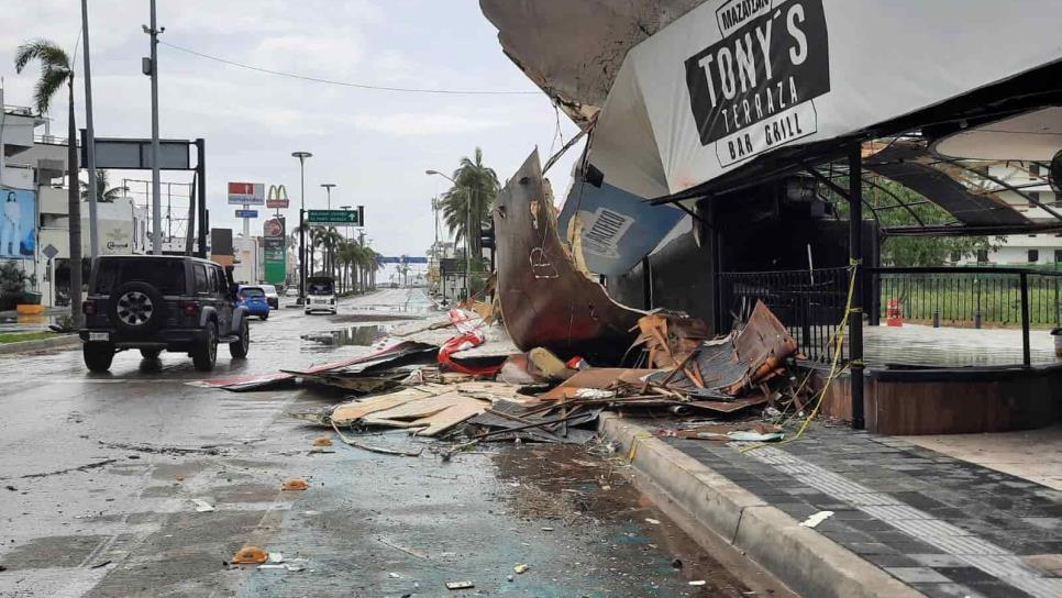 Daña «Pamela» bares y comercios en Mazatlán