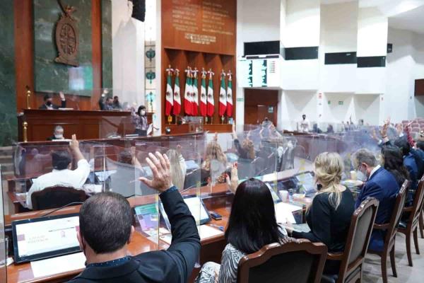Por sobresueldos y facturas falsas dictaminan rechazar cuentas públicas de los 18 municipios
