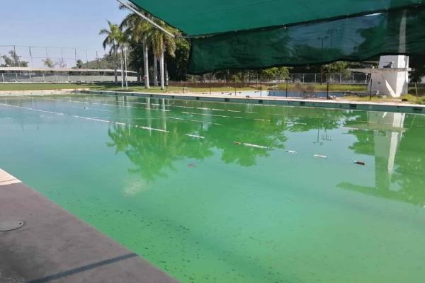 Denuncian que alberca olímpica en Los Mochis está en pésimas condiciones e insalubre