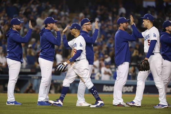 Dodgers ganan por paliza de 11-2 a los Bravos