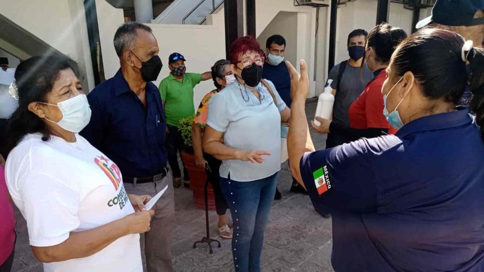 Denuncian colonos de Mazatlán que Ayuntamiento «les debe » 2 mil escrituras