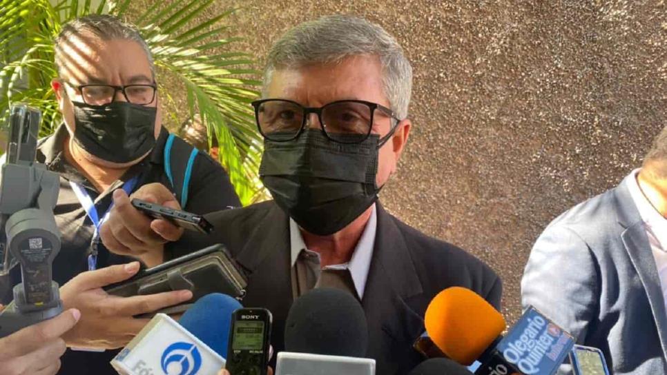Efrén Encinas, dispuesto a continuar en la Secretaría de Salud Efrén Encinas, dispuesto a continuar en la Secretaría de Salud