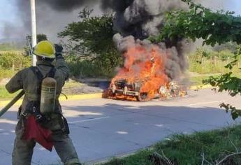 Pulmonía queda en cenizas en la avenida Cerritos de Mazatlán