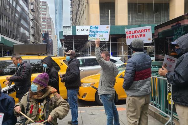 Ahogados por las deudas, taxistas de Nueva York entran en huelga de hambre