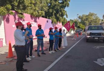 Carga gasolina y ayuda a los niños de la Casa Hogar Santa Eduwiges