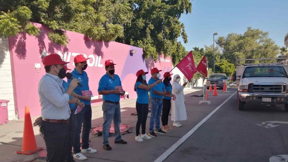 Carga gasolina y ayuda a los niños de la Casa Hogar Santa Eduwiges