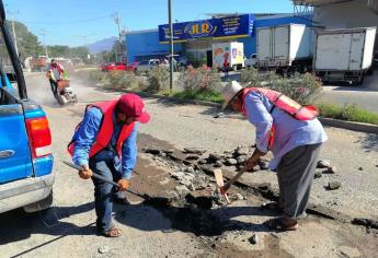 Autoridades de Choix dan banderazo de rehabilitación de calles y caminos vecinales