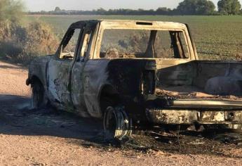 El fuego consume en minutos una camioneta en el Ejido Cobayme, Ahome