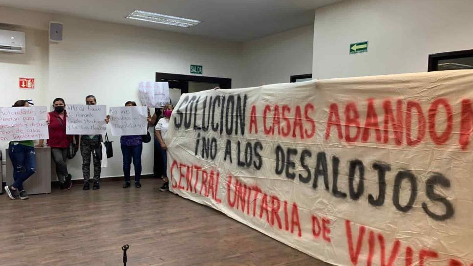 Precaristas piden solución al tema de vivienda o se plantarán en Palacio