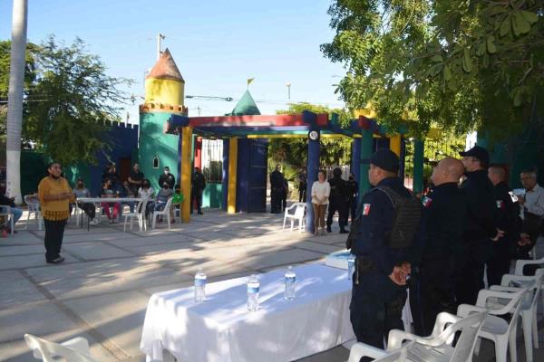 ¡La comida está servida! Vecinos de Nuevo Horizonte invitan a policías a comer en Los Mochis