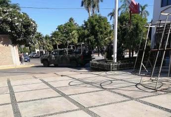 Abandonan a dos hombres asesinados al costado de la Presidencia Municipal de Choix