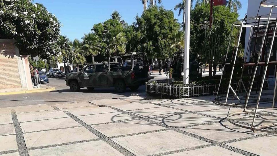 Abandonan a dos hombres asesinados al costado de la Presidencia Municipal de Choix