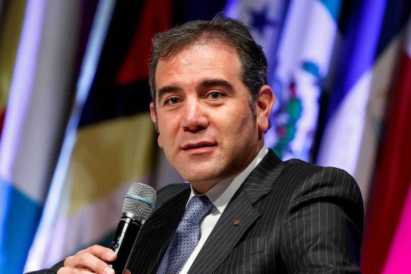 INE organizará consulta ciudadana sobre la revocación de mandato pese a recortes