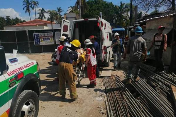 Albañil sobrevive a caída de más de seis metros en obra en construcción de Mazatlán