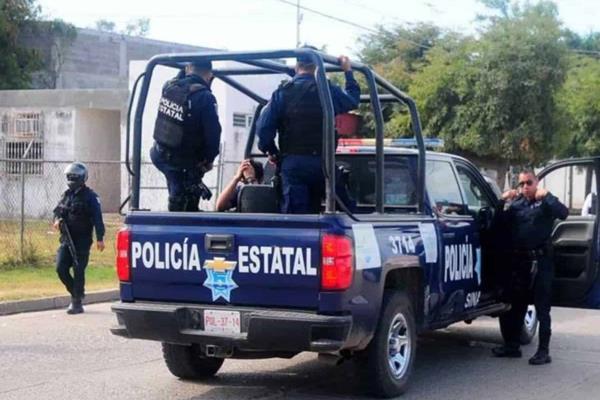 Policías de Salvador Alvarado recuperan vehículo que fue robado en Culiacán