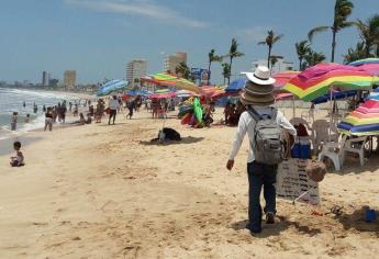 Comerciantes de playa de Mazatlán piden a Profepa poner orden