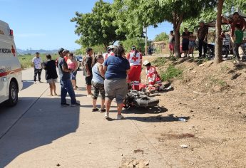 Choque frontal entre dos motos deja tres personas heridas