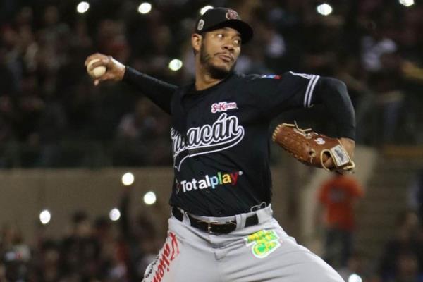 Pitcher de Tomateros va a dar al hospital tras pelotazo en la cabeza