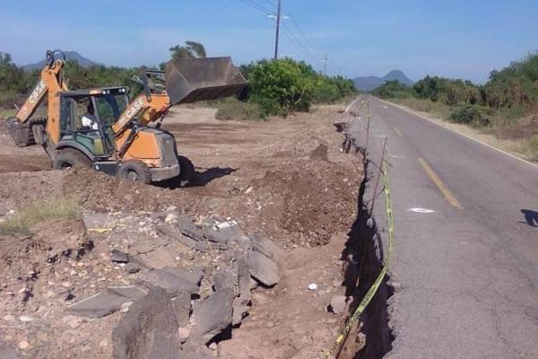 Reparan tramo de carretera Aguaverde - El Caimanero de manera provisional