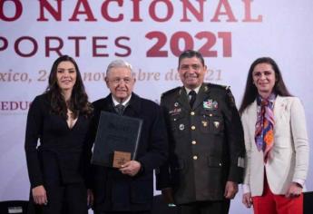 María Espinoza y Julio Urías reciben PND 2021