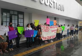 Protestan familiares del expolicía Julio César, desaparecido en Los Mochis