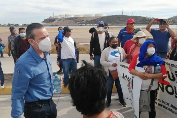 #AquiNo bloquea acceso al puerto de Topolobampo