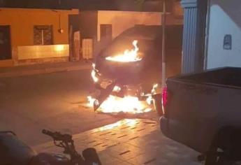 Fuego arrasa con tres camionetas del expresidente de Escuinapa