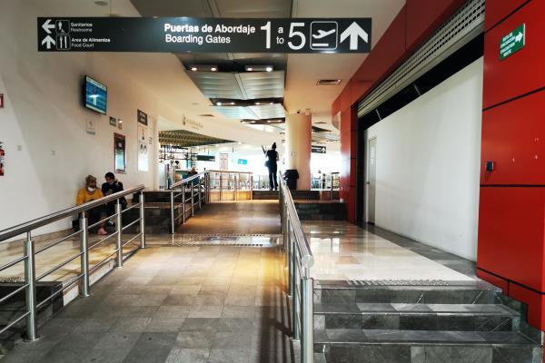 Pide diputada del PRI restringir viajes aéreos por Ómicron