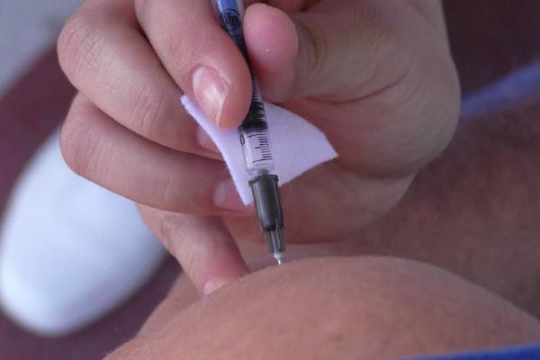 Llaman adolescentes que no alcanzaron a vacunarse a que acudan al módulo