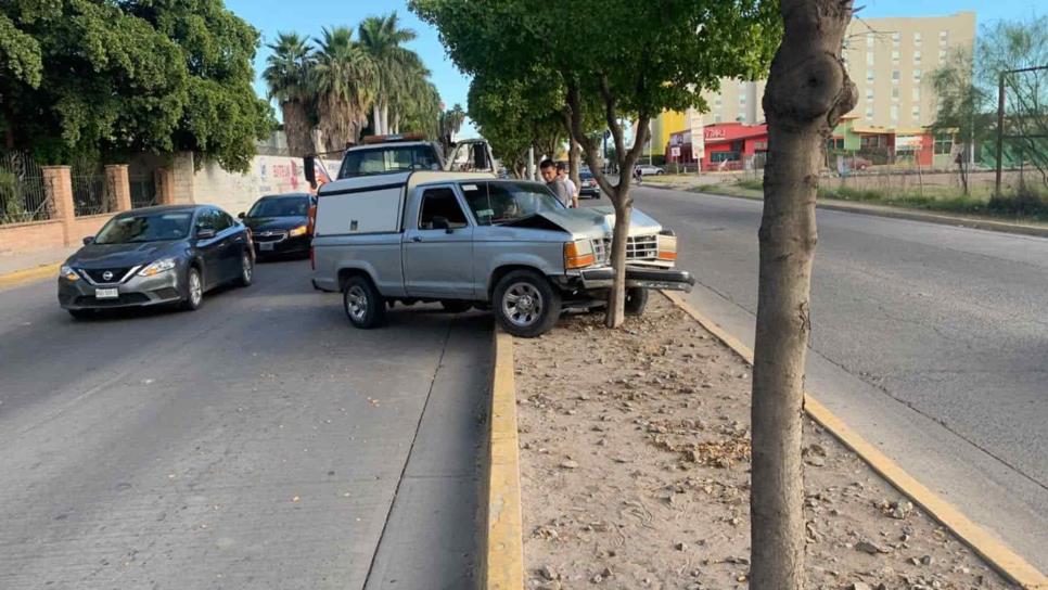 Choque en bulevar Centenario deja dos lesionados