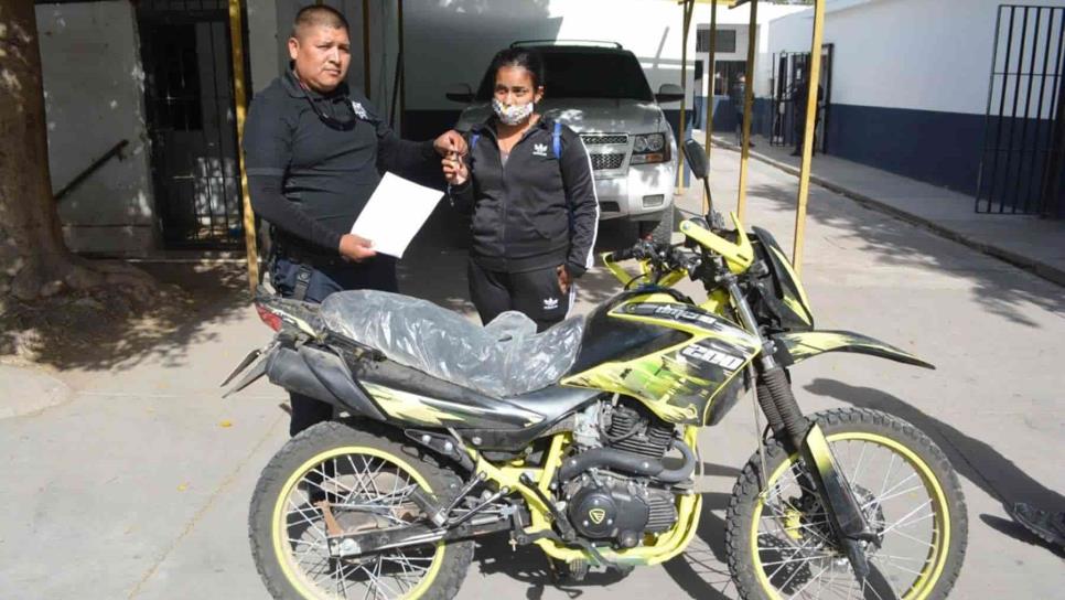 Recuperan policías de Ahome motocicleta robada en el Ejido Ohuira