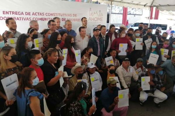 Entregan 43 actas constitutivas a cooperativas pesqueras