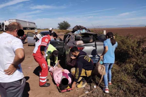 Vuelca familia en El Carrizo, hay seis lesionados